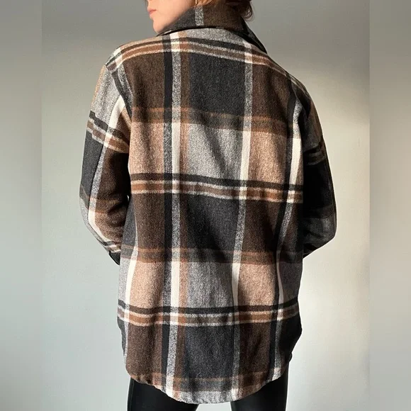 Beautiful shacket - Picture 2 of 2